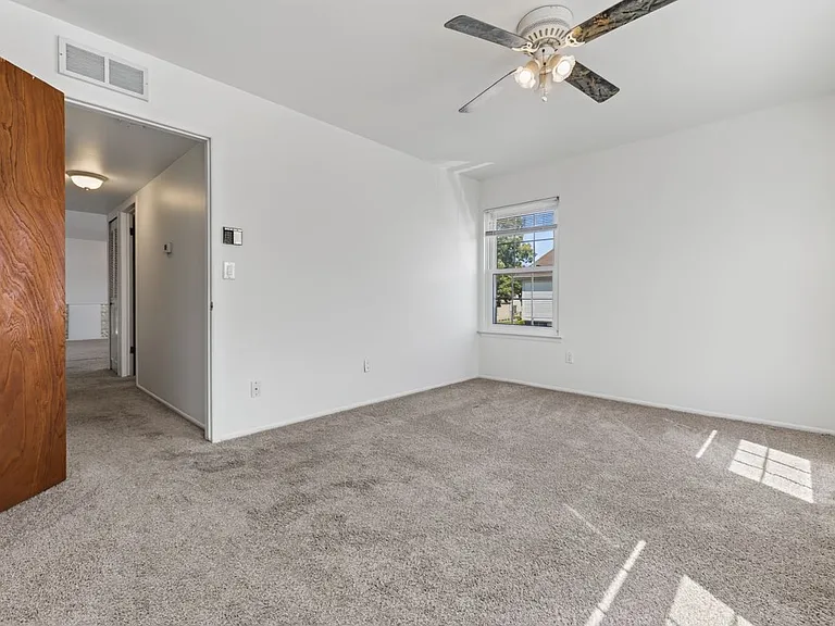 26070 N Lake Dr — Photo 16