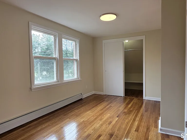 782 Center St — Photo 15