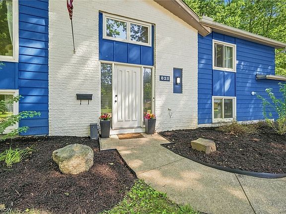 5th image of 825 Valley Dr