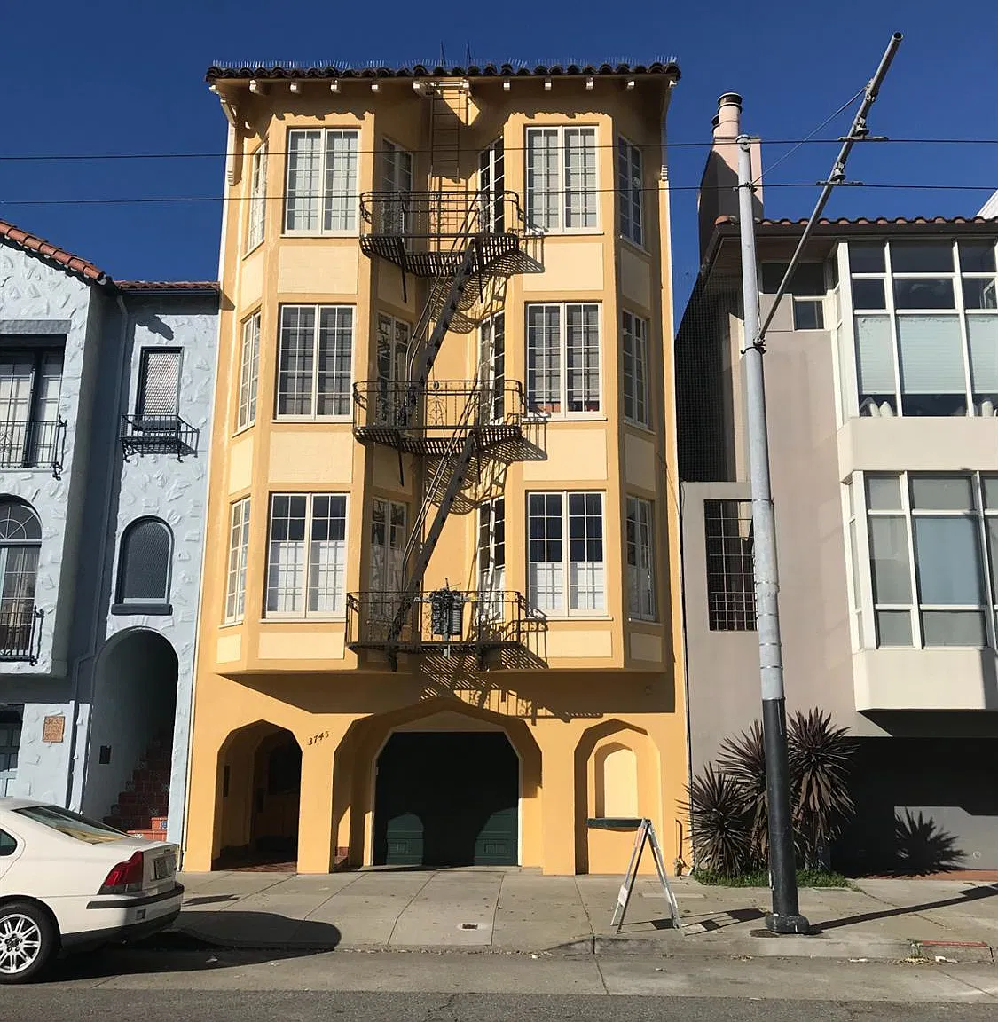 1 bed, 1.0 bath, $5,800 — Photo 1
