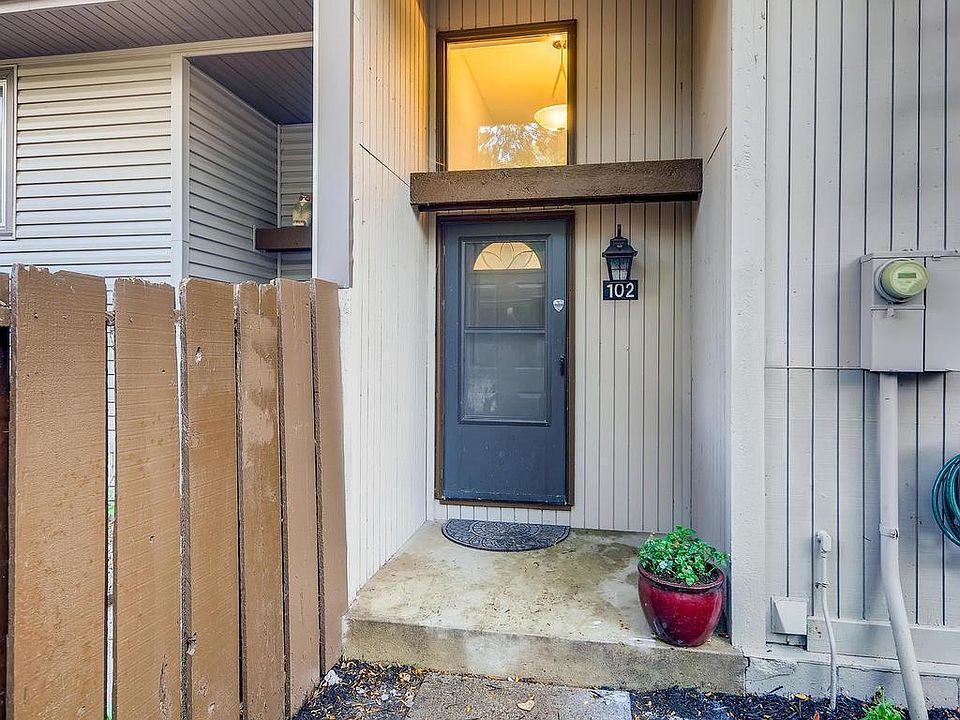1st image of 102 River Woods Ln