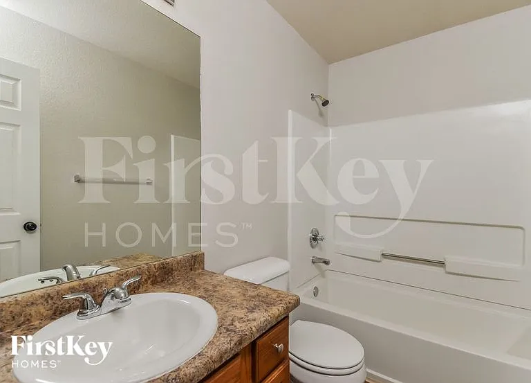 7606 Sistine Ln — Photo 13