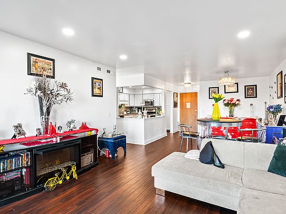 5th image of 6401 W Berteau Ave APT 512