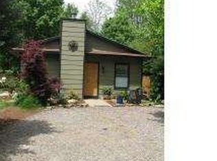 221 Flat Creek Rd, Black Mountain, NC 28711