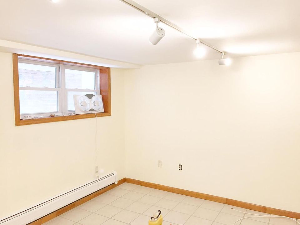 2nd image of 114 Maple St