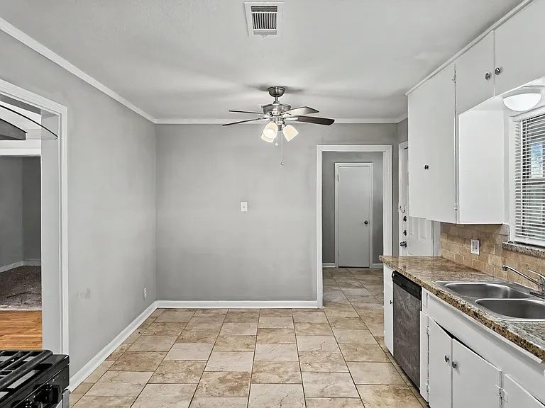 1223 Shawnee St — Photo 11