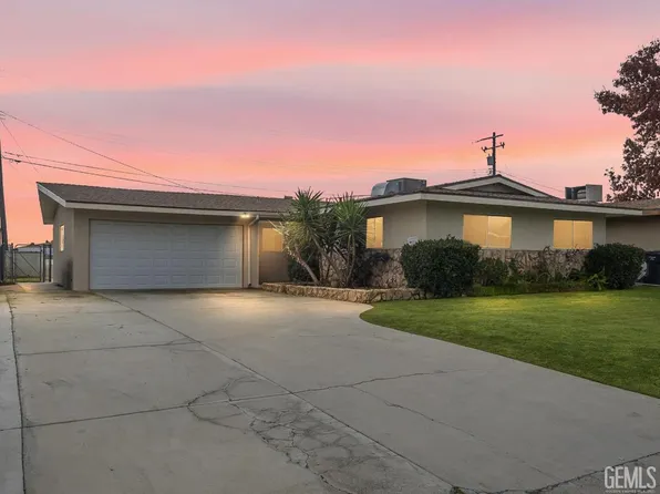 909 Dwina Ave, Bakersfield, CA 93308