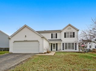 2033 Mission Hills Dr, Elgin, IL 60123