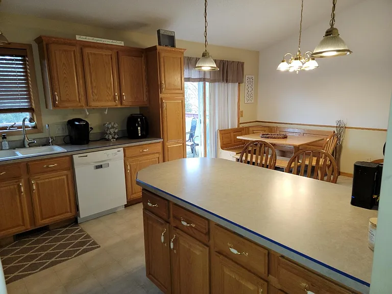 14 Columbia Ct — Photo 23