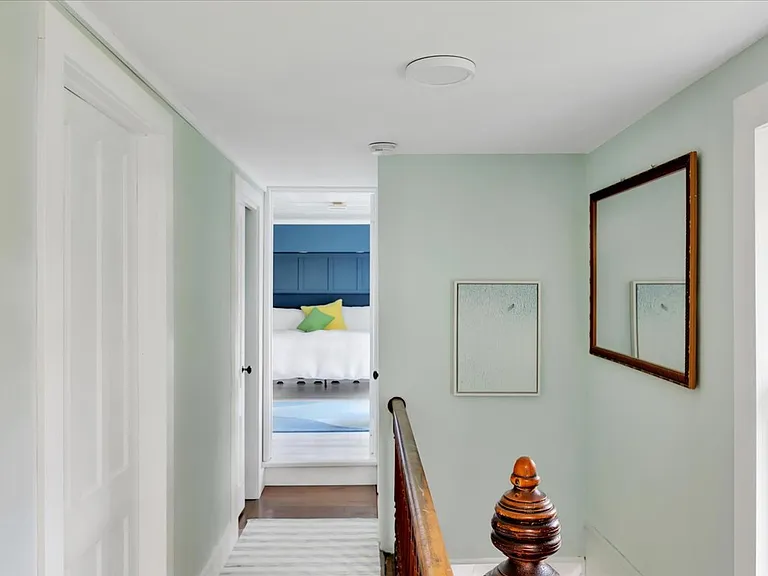 116 Catherine St — Photo 37