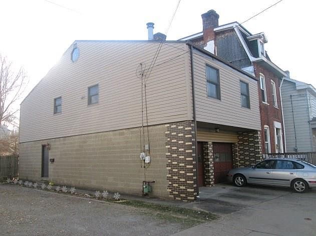 2nd image of 1729 Middle St