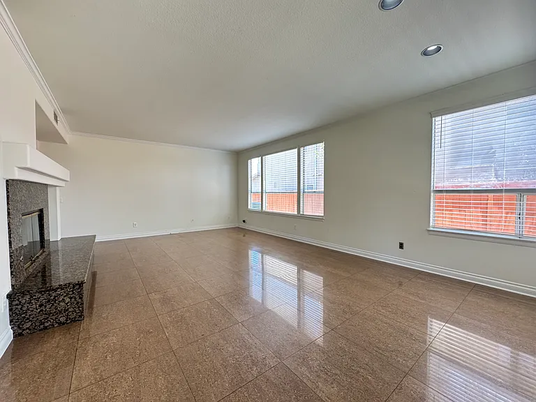 1100 Corrales Ln — Photo 5