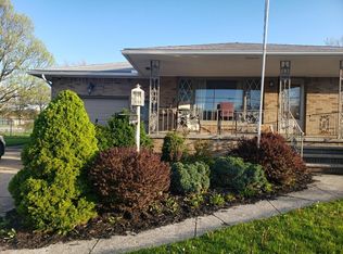 945 Meister Rd, Lorain, OH 44052