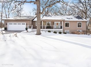 3N010 Woodview Dr, West Chicago, IL