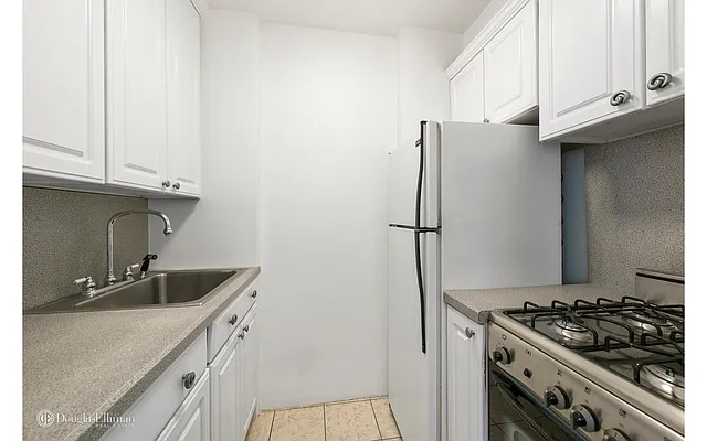 Rented by Douglas Elliman | media 4