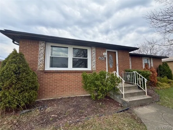 4849 N Bailey Ave, Amherst, NY 14226