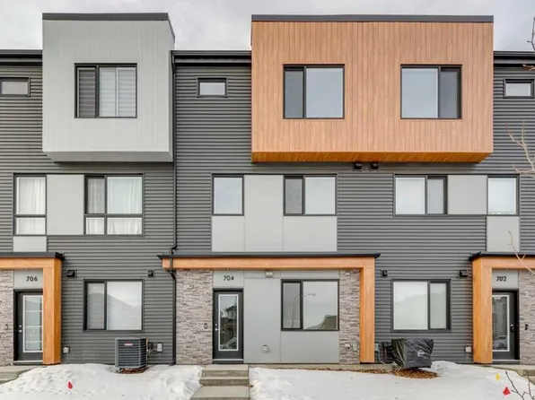 81 E Midtown Blvd SW #704, Airdrie, AB T4B 4E7