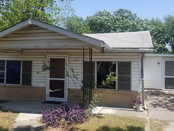 5th image of 297 S Grape Ave
