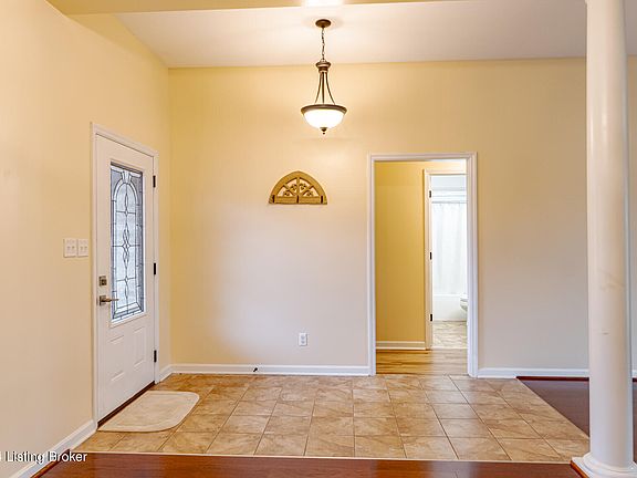3rd image of 424 Oakview Dr