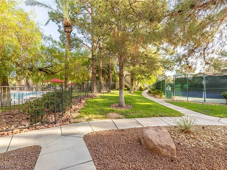 9000 Las Vegas Blvd S #2122 — Photo 42