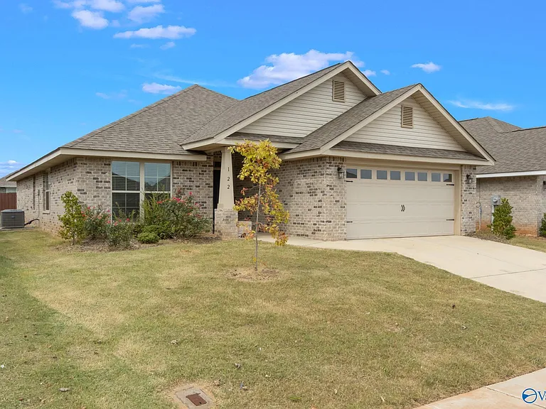 122 Ardsley Dr — Photo 34