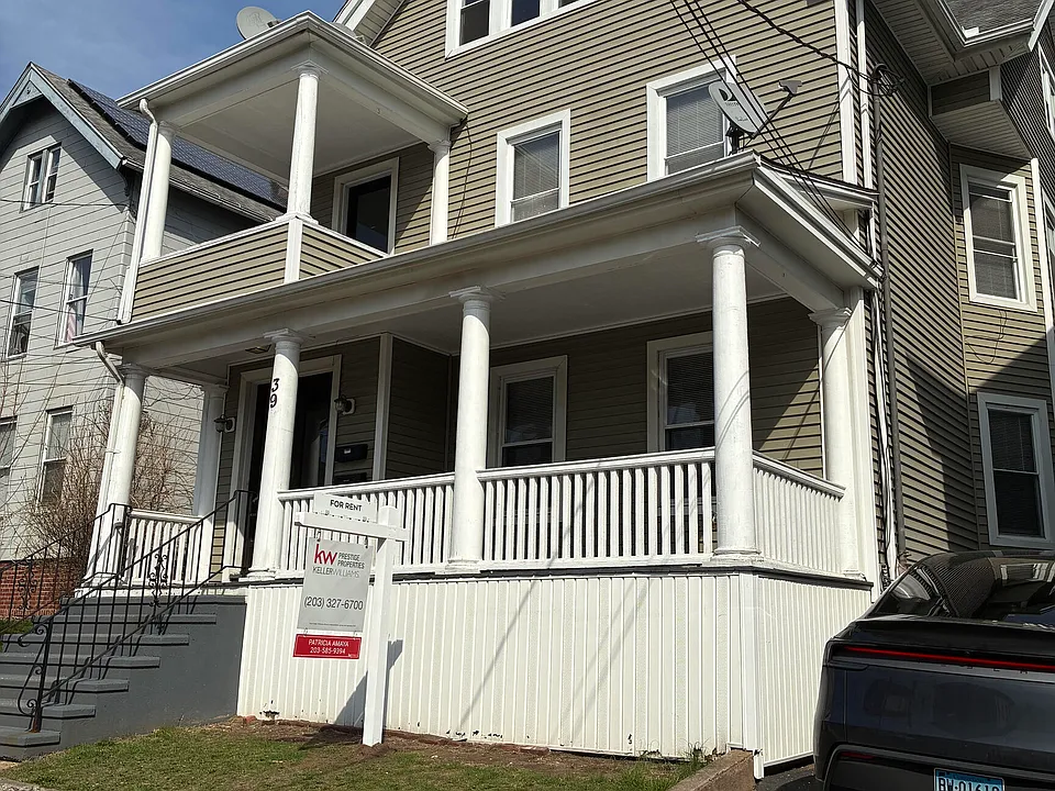 39 Houston St #2