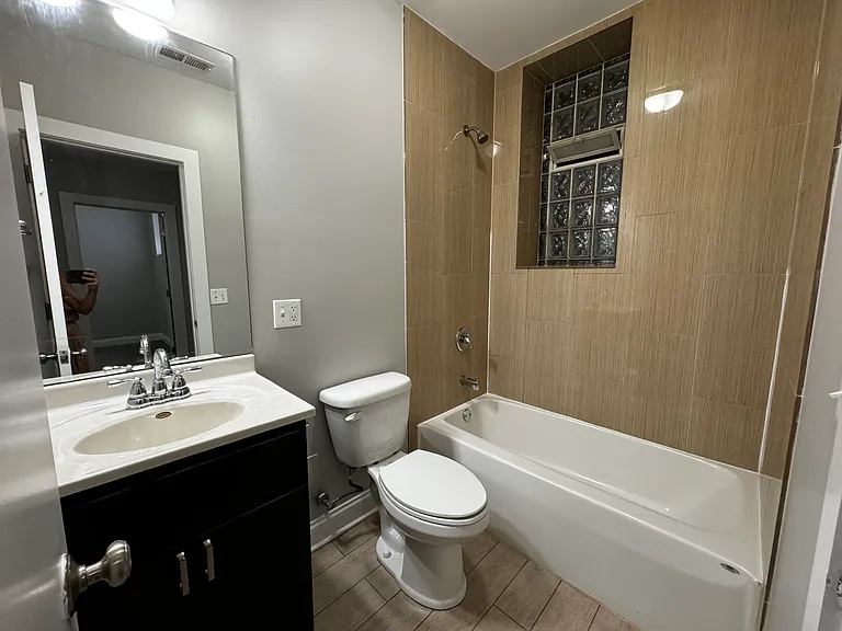 5400-5402 N Winthrop Avenue Gdn — Photo 5
