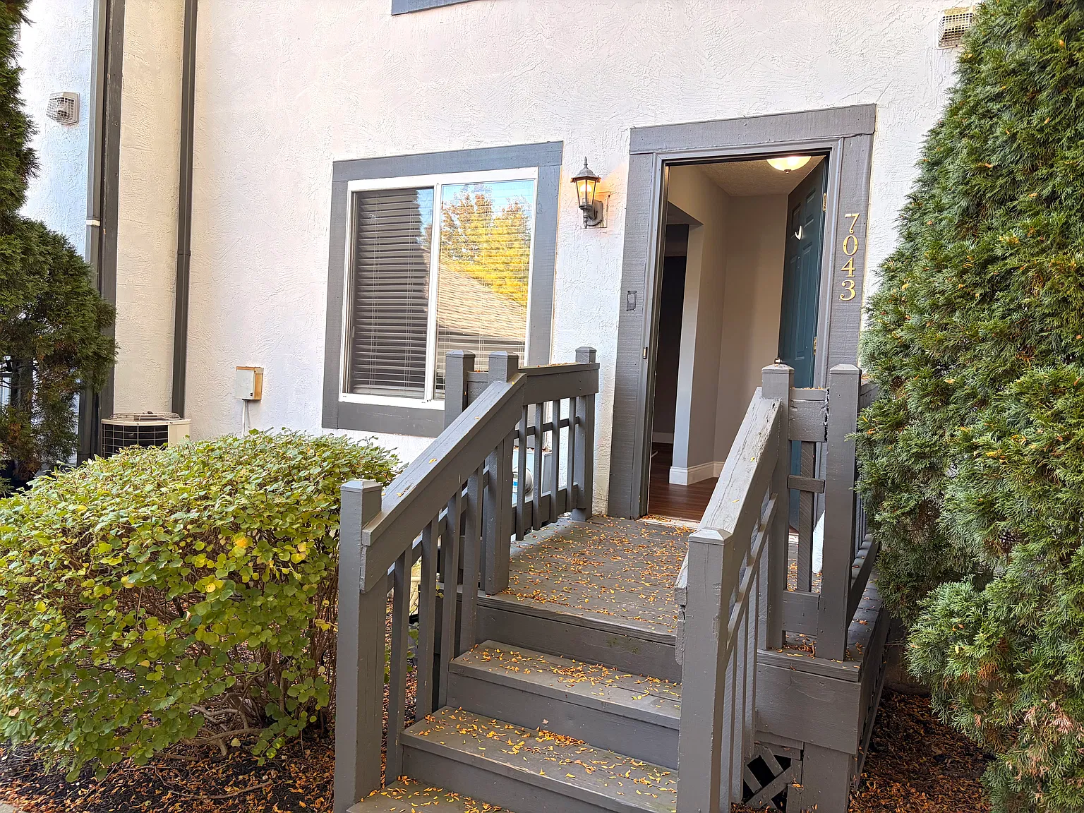 2 bed, 1.5 bath, 1280 sqft, $2,250 — Photo 3