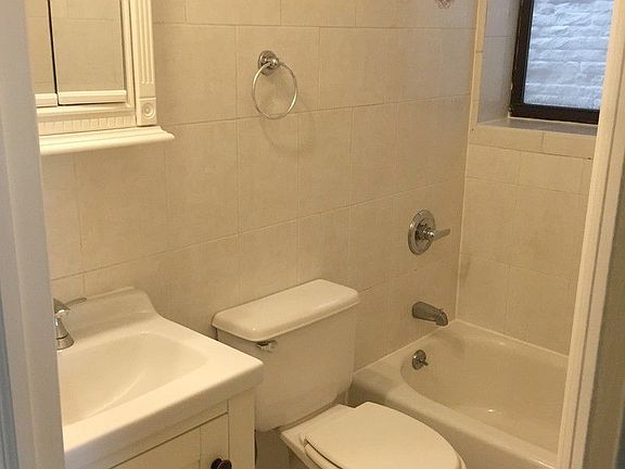 5th image of 404 Clinton Ave #22