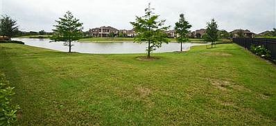 3rd image of 27707 Stonehurst Ln