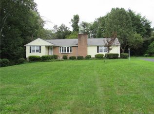 497 Ridgeview Rd, Orange, CT 06477
