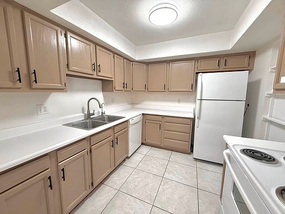 3rd image of 1500 W Rio Salado Pkwy Unit 52