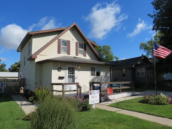 719 2nd St, Brookings, SD 57006