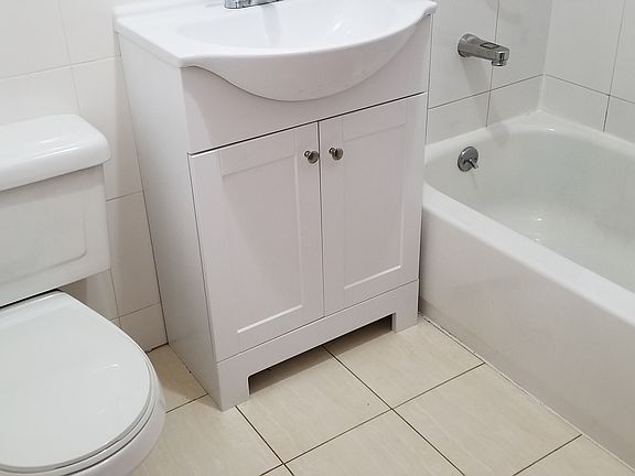 2nd image of 10515 Jamaica Ave APT 3