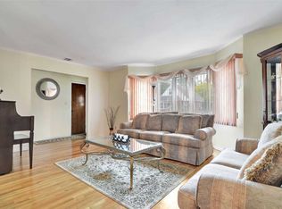 37 Felton Ave, Valley Stream, NY 11580