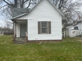 982 W Olive St, Decatur, IL 62526