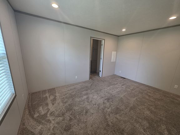 5th image of 700 W Ridgeway Ave #126
