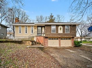 2401 SW Jackson Ct, Blue Springs, MO 64015