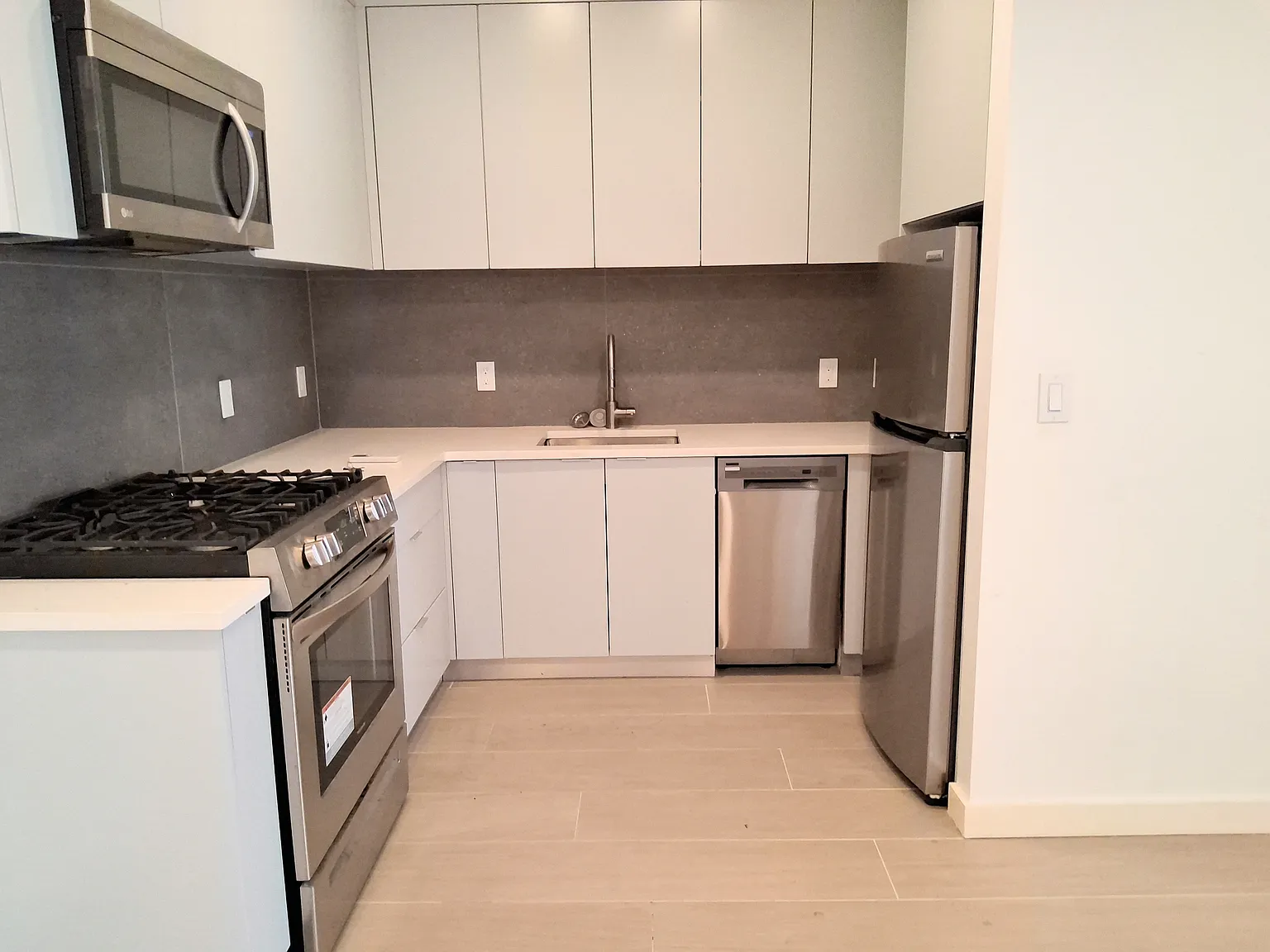 33 Little Nassau Street — Photo 4