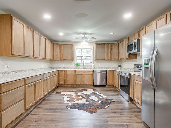 2nd image of 6260 Silver Creek Azle Rd