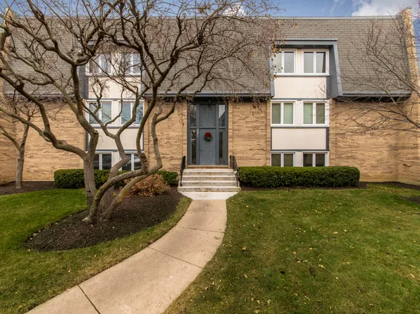 2021 Ammer Ridge Ct Unit 202, Glenview, IL 60025