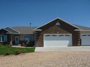 2705 72nd Ave, Kearney, NE 68845