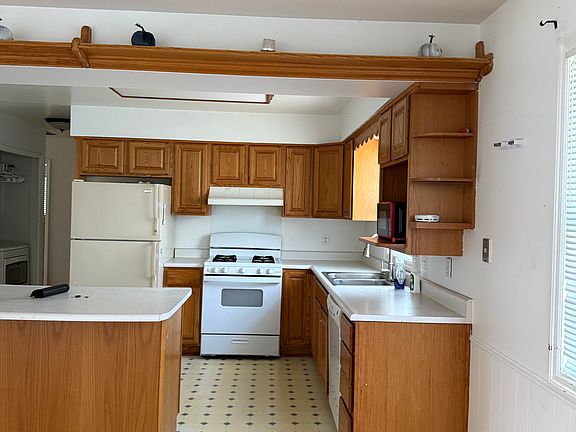 4th image of 1020 Lawndale Ct