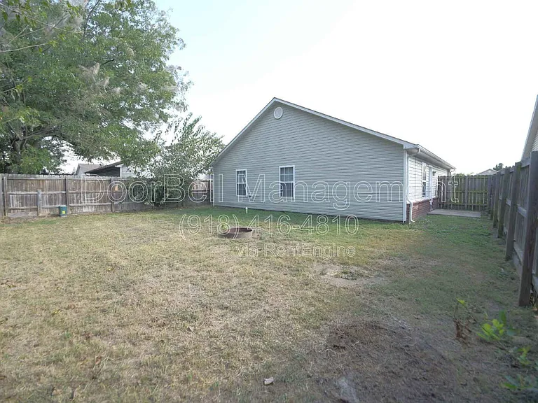 89 W Fairlane Ct — Photo 21