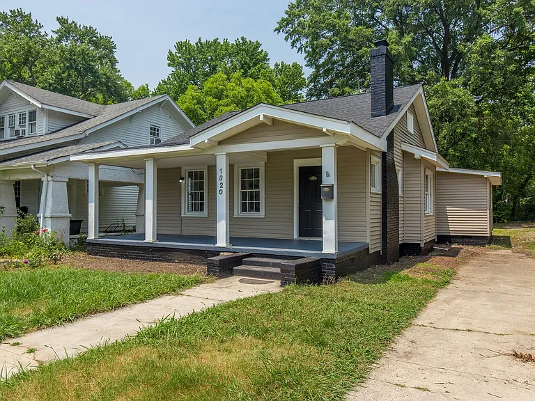 1320 W Friendly Ave — Photo 27