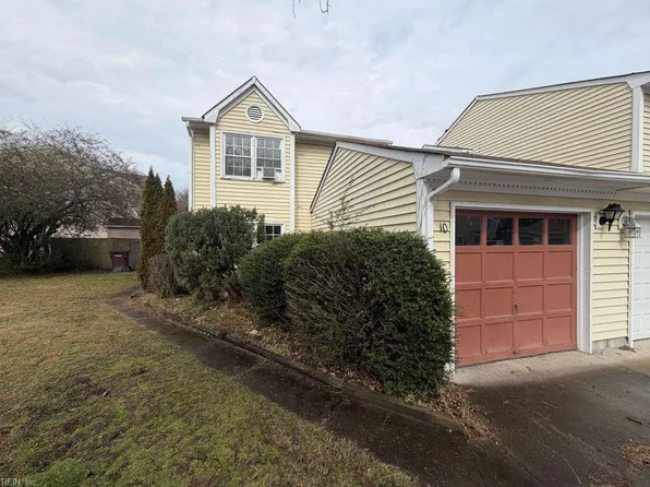 10 Warwick Cir, Chesapeake, VA 23320