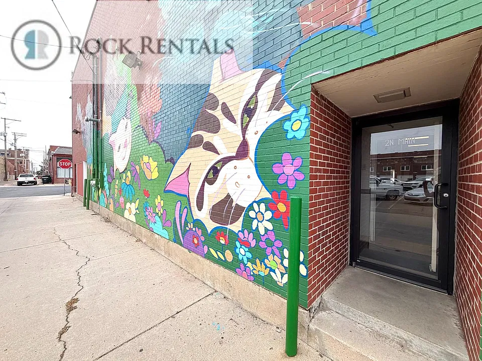 2 N Main St