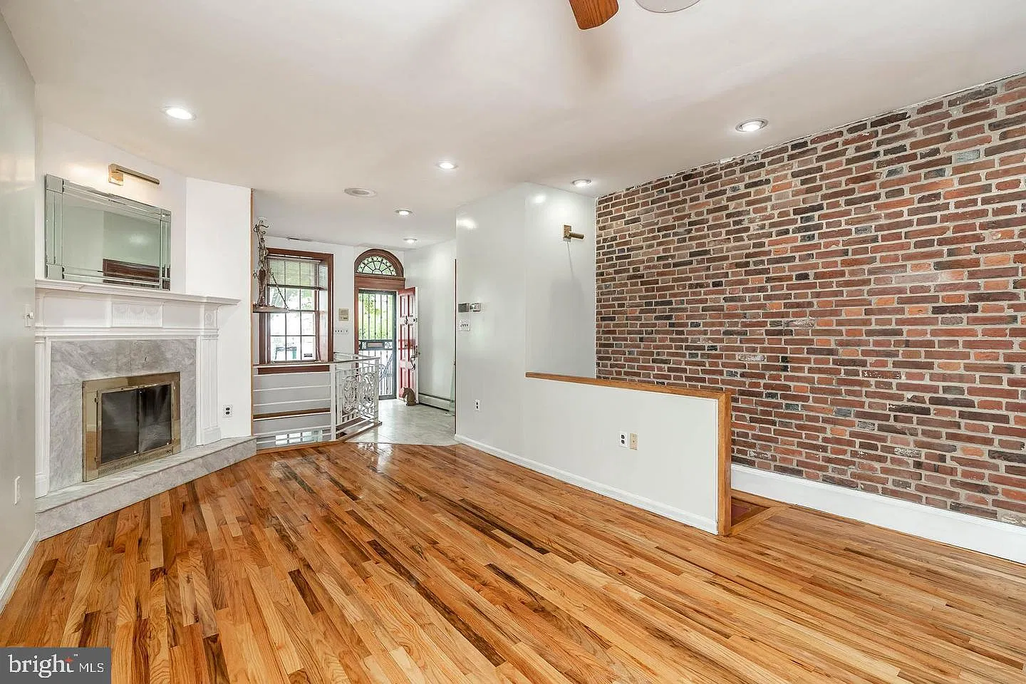 3 bed, 2.5 bath, 2061 sqft, $3,800 — Photo 2