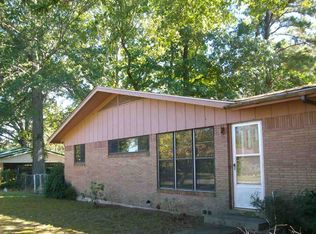 808 Rainbow Dr, Center, TX 75935