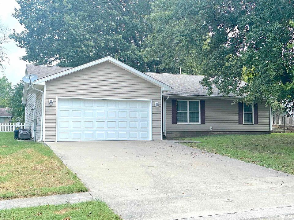 1st image of 2106 Meadow Ln